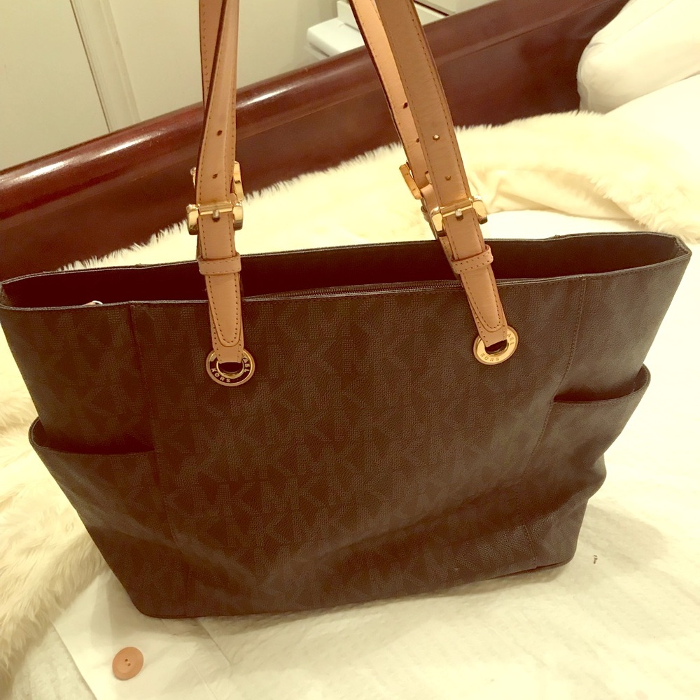 Michael Kors jet set tote